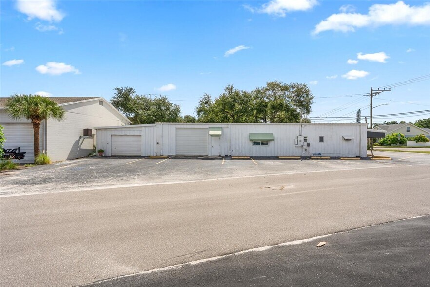 More Photos Of 1901 13th Ave N, Saint Petersburg Distribution For Lease