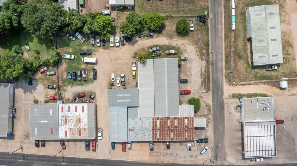 More Photos Of 613 N Palestine St, Athens Auto Repair For Sale