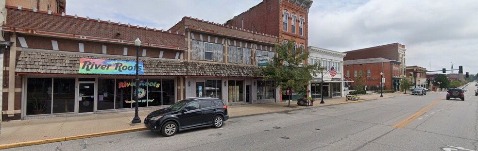 More Photos Of 709 Maine St, Quincy General Retail For Sale