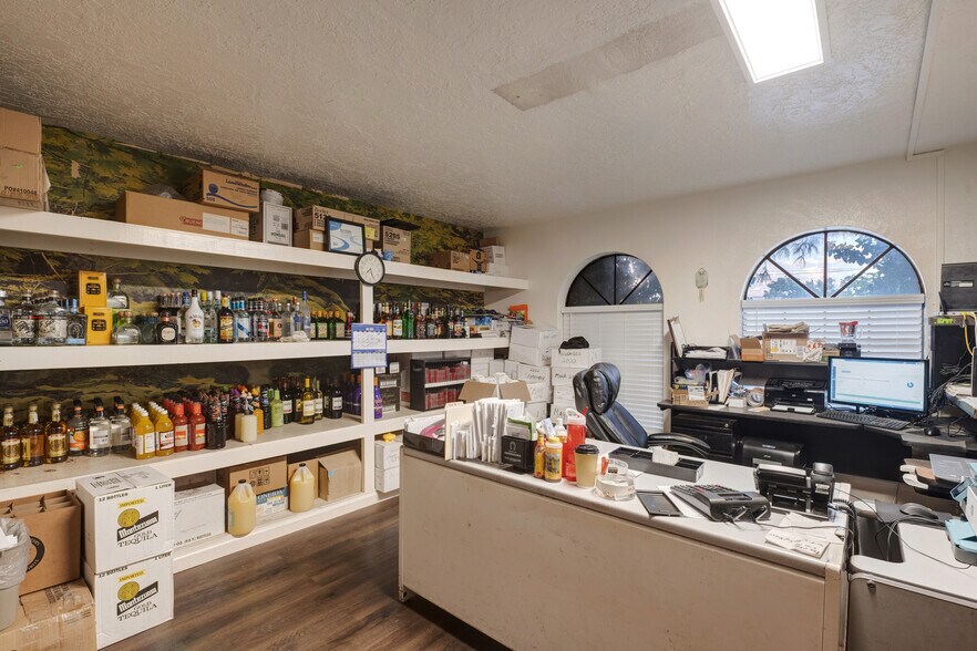 More Photos Of 8032 4th St NW, Albuquerque Restaurant For Sale