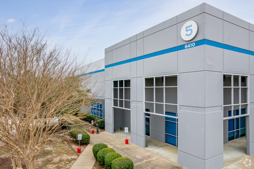 Primary Photo Of 8410 Tuscany Way, Austin Warehouse For Lease