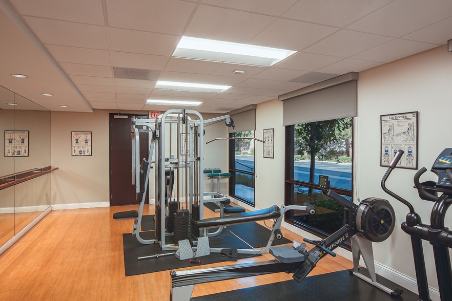 More Photos Of 3400 Torrance Blvd, Torrance Unknown For Lease