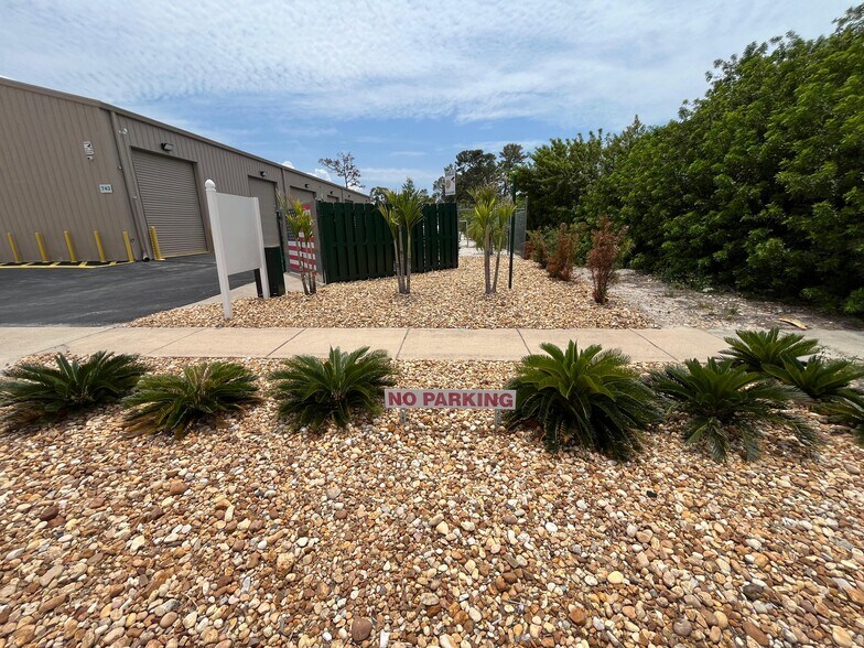 More Photos Of 743 Wesley Ave, Tarpon Springs Warehouse For Sale