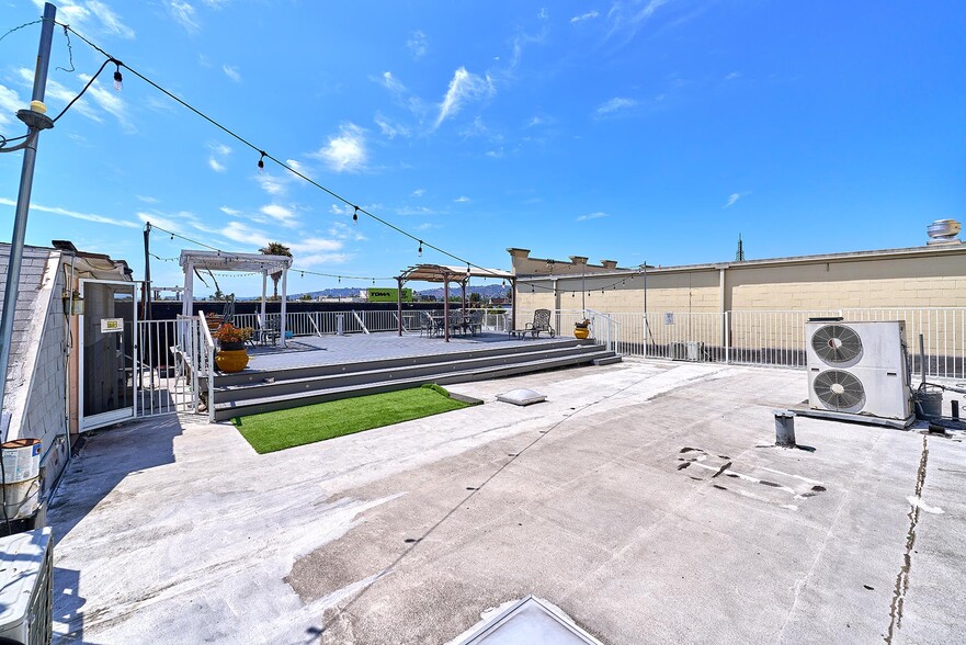 More Photos Of 646 N Western Ave, Los Angeles General Retail For Sale
