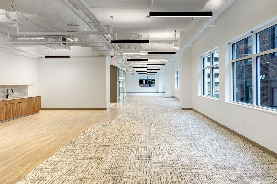 More Photos Of 211 Commerce St, Nashville Office For Lease