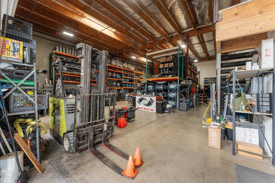 More Photos Of 99-1245 Halawa Valley St, Aiea Warehouse For Sale