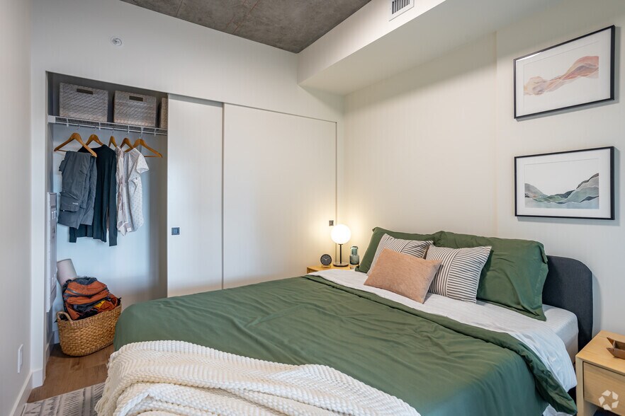 More Photos Of 12322 102 Av NW, Edmonton Apartments For Lease