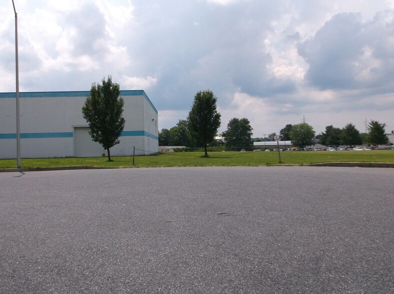 More Photos Of 1349 Cumberland St, Lebanon Manufacturing For Lease