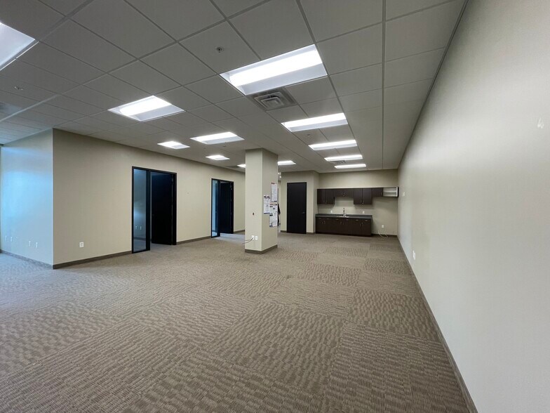 More Photos Of 172 N East Promontory, Farmington General Retail For Lease