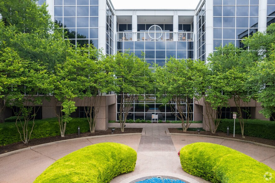 More Photos Of 8303 N Mopac Expy, Austin Office For Lease