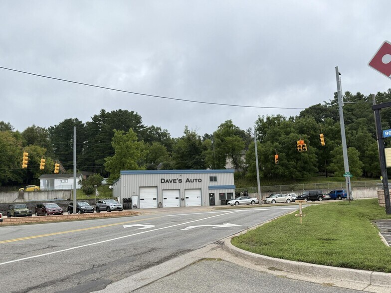 Primary Photo Of 1137 S Stephenson Ave, Iron Mountain Specialty For Sale