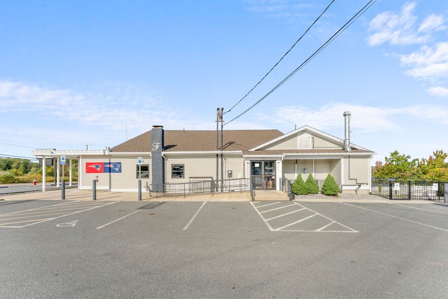 More Photos Of 119 Washington St, Plainville Restaurant For Lease