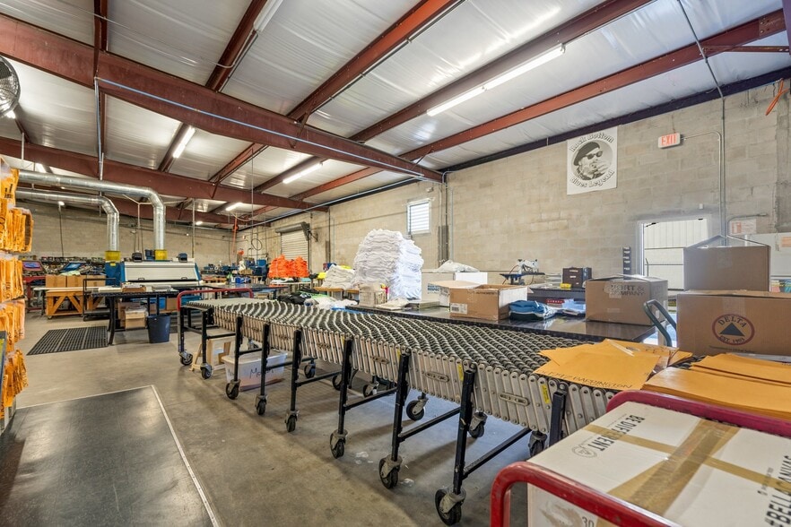 More Photos Of 4540 Northgate Ct, Sarasota Warehouse For Sale