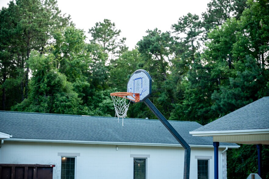 More Photos Of 626 Old River Rd, Sylvania Manufacturing For Sale