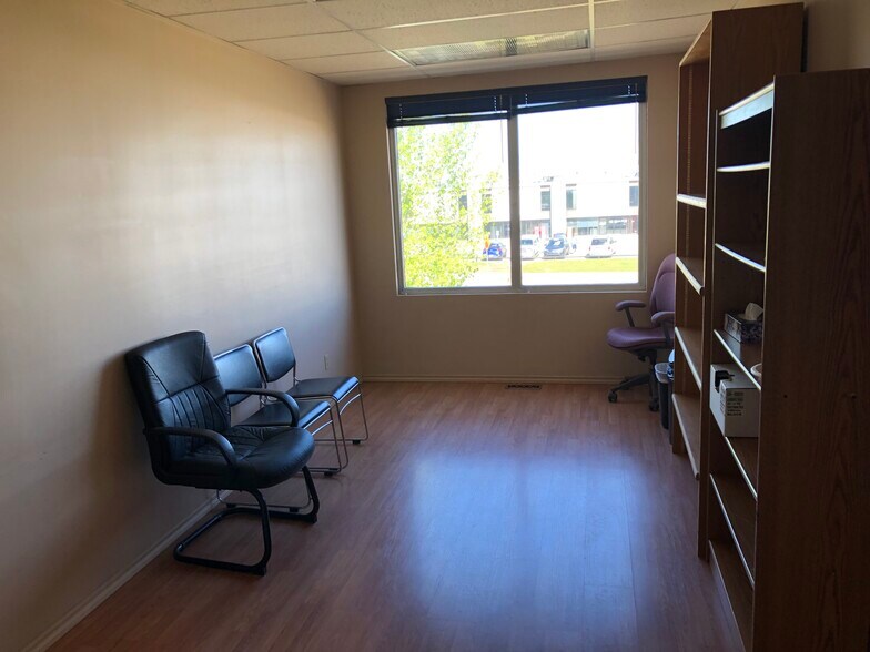 More Photos Of 707 12th Ave, Nisku Warehouse For Lease