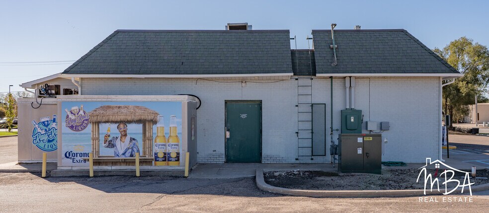 More Photos Of 1505 E Kansas Ave, Garden City Restaurant For Sale