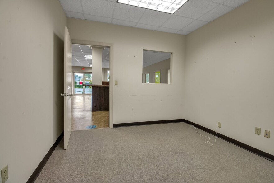 More Photos Of 2-85 Bristol Ln, Ellicottville General Retail For Lease