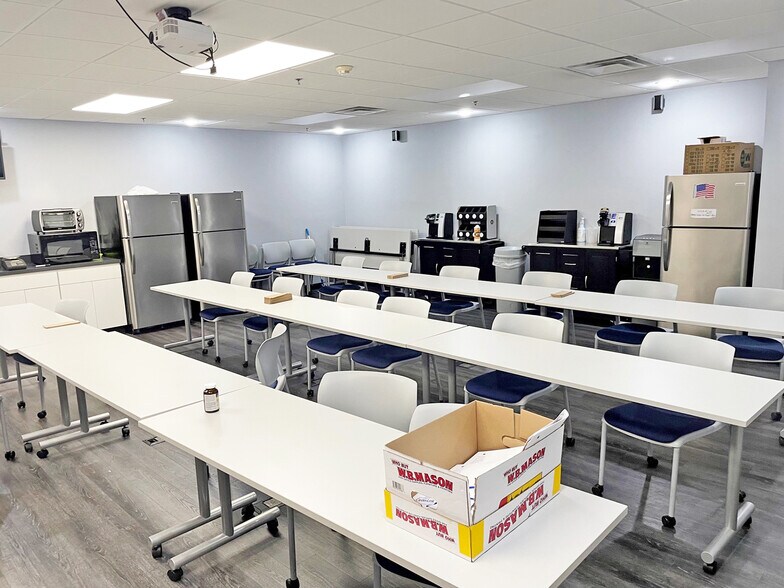 More Photos Of 120 Hazle St, Wilkes Barre Manufacturing For Sale