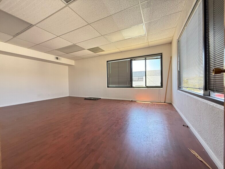 More Photos Of 5731 Palmer Way, Carlsbad Research And Development For Lease