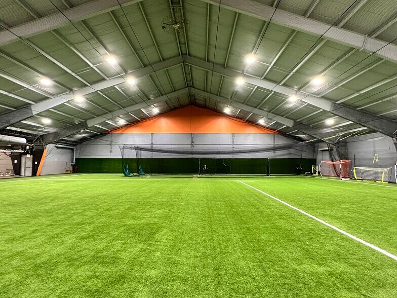 More Photos Of 1301 E 47th St, Chicago Health Club For Lease