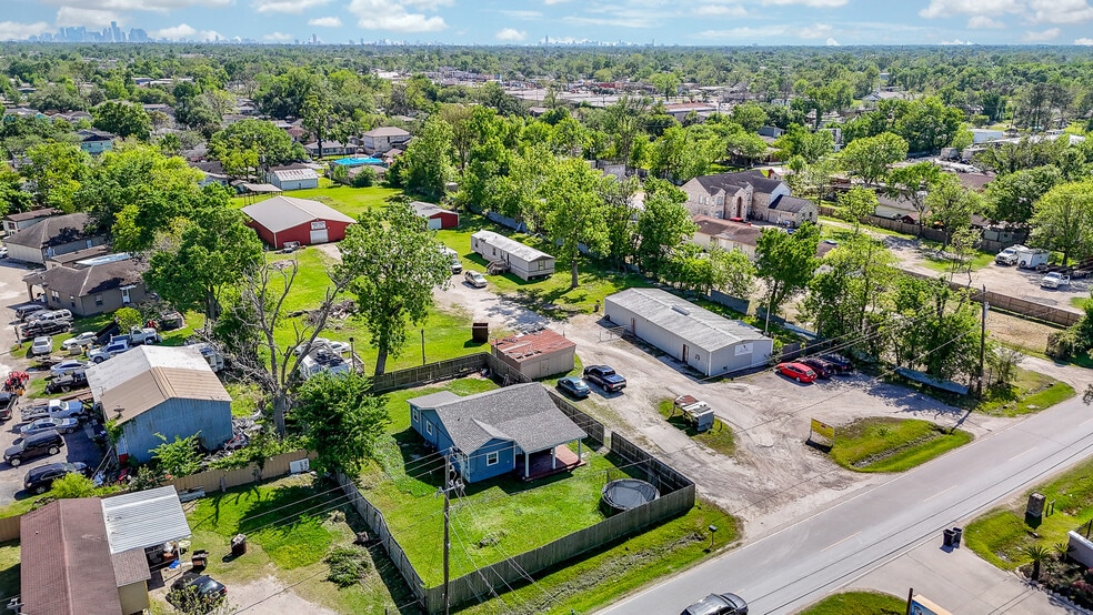 Primary Photo Of 2206 Hartwick Rd, Houston Contractor Storage Yard For Sale