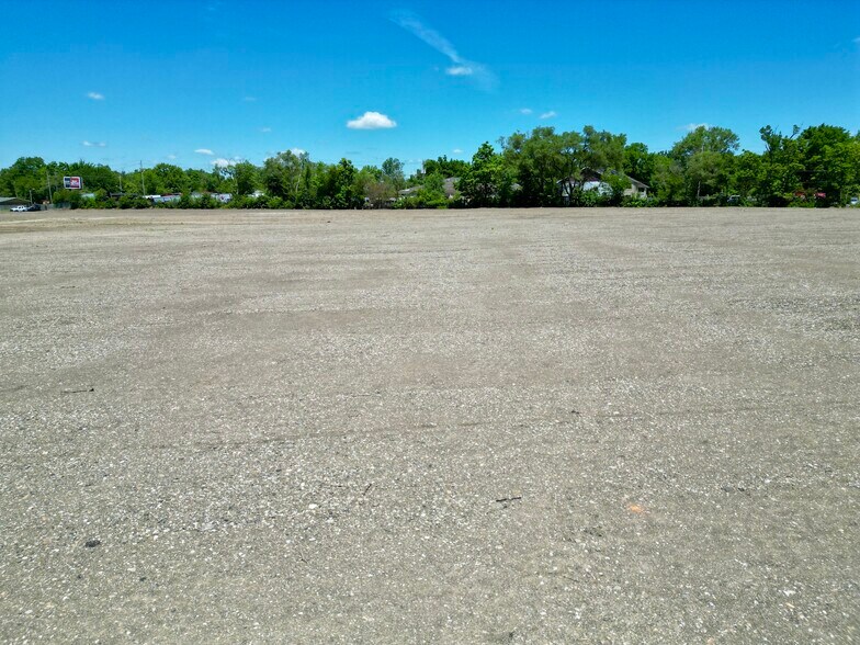 More Photos Of 2505 N Sherman Dr, Indianapolis Contractor Storage Yard For Lease