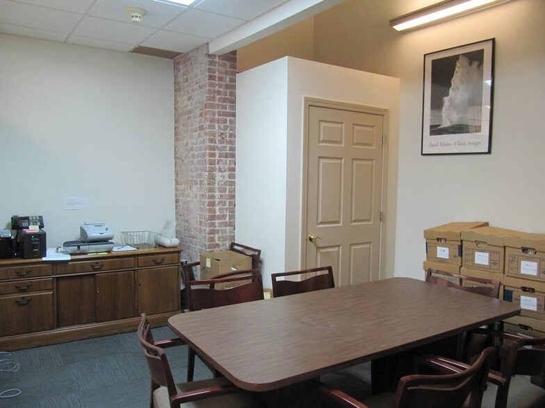 More Photos Of 138-146 Main St, Norwich Office Residential For Lease