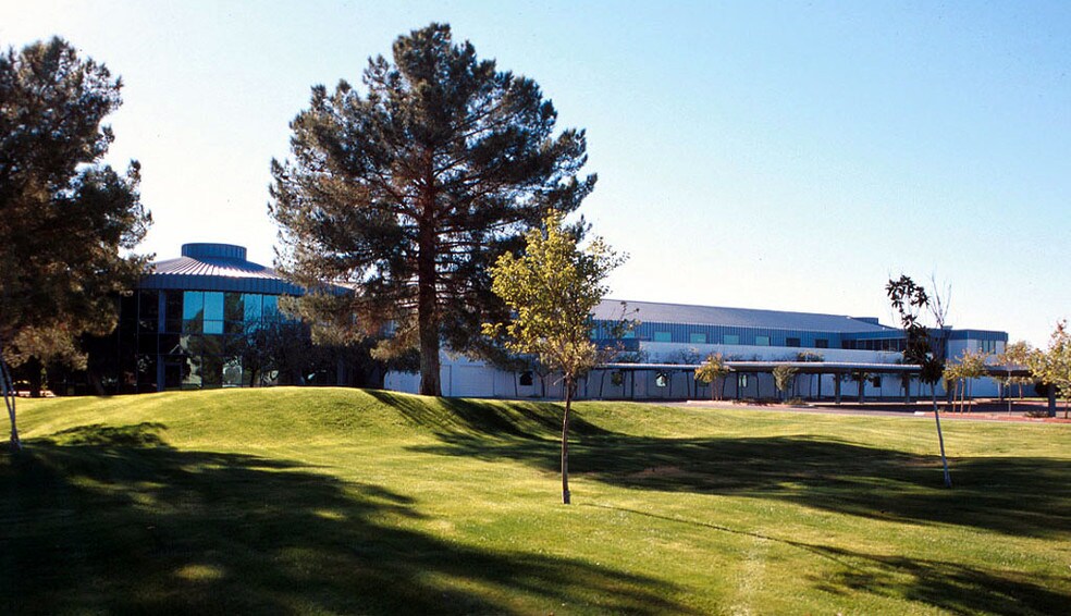 More Photos Of 1300 N Fiesta Blvd, Gilbert Manufacturing For Lease