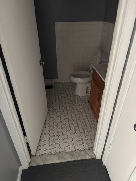 More Photos Of 7270-7278 Cradlerock Way, Columbia Medical For Lease
