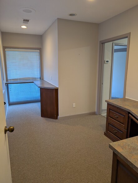 More Photos Of 722 Crossover Ln, Memphis Medical For Lease