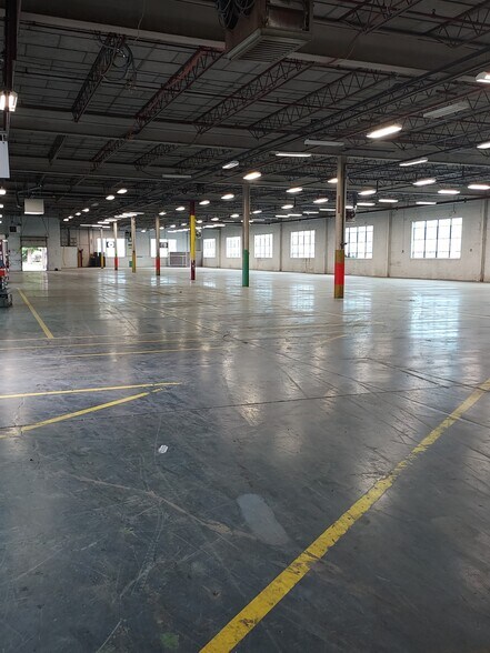 More Photos Of 111 E Broad St, South Whitley Warehouse For Sale