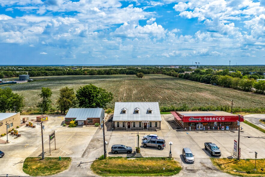 More Photos Of 8883-8885 State Highway 34 S, Quinlan Office For Lease