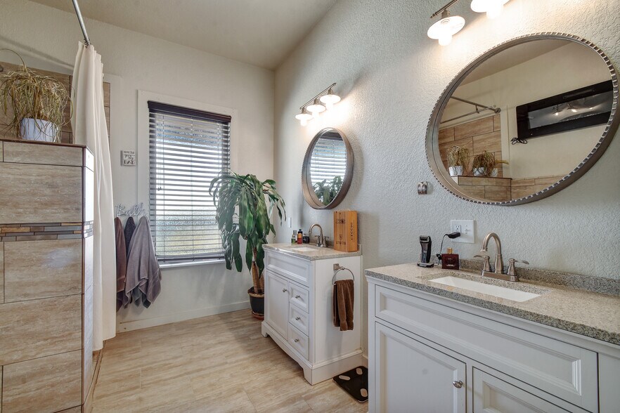 More Photos Of 1340 Hinch Dr, New Braunfels Apartments For Sale