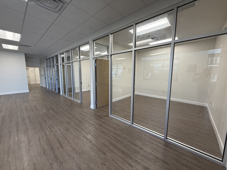 More Photos Of 8010 25th Ct E, Sarasota Industrial For Lease