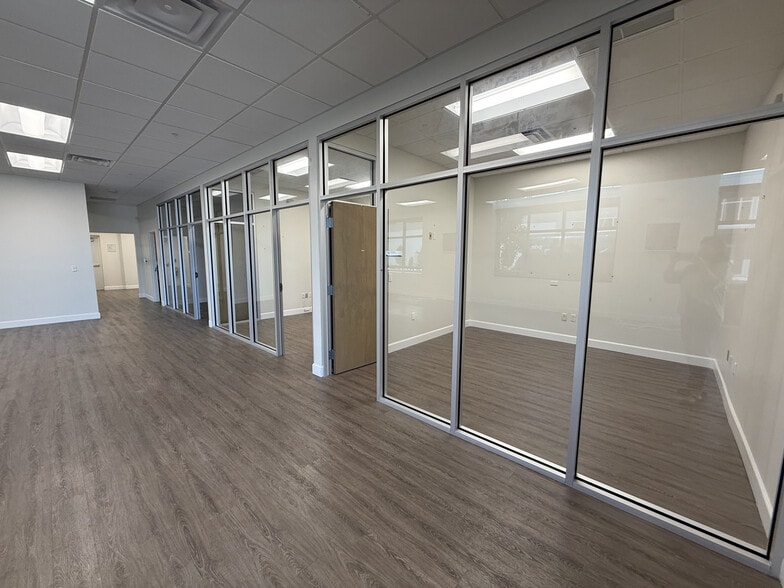 More Photos Of 8010 25th Ct E, Sarasota Industrial For Lease