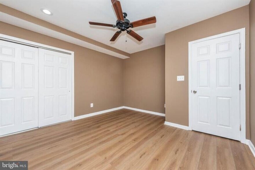 More Photos Of 4021 Barrington Rd, Baltimore Flex For Sale