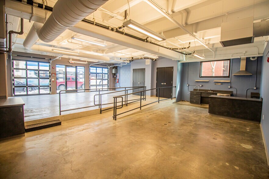 More Photos Of 615 Ferry St, Lafayette Office Residential For Lease