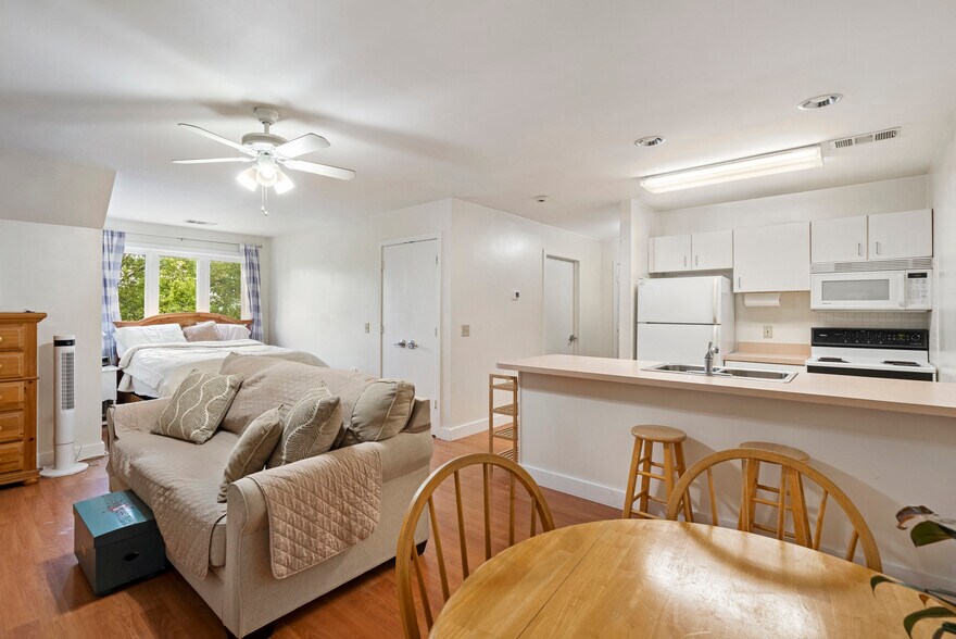More Photos Of 3731 Berryville Pike, Charles Town Veterinarian Kennel For Sale
