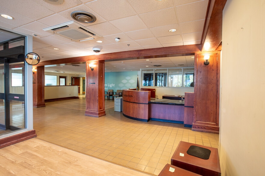 More Photos Of 200 KMD, Waterville Office For Sale