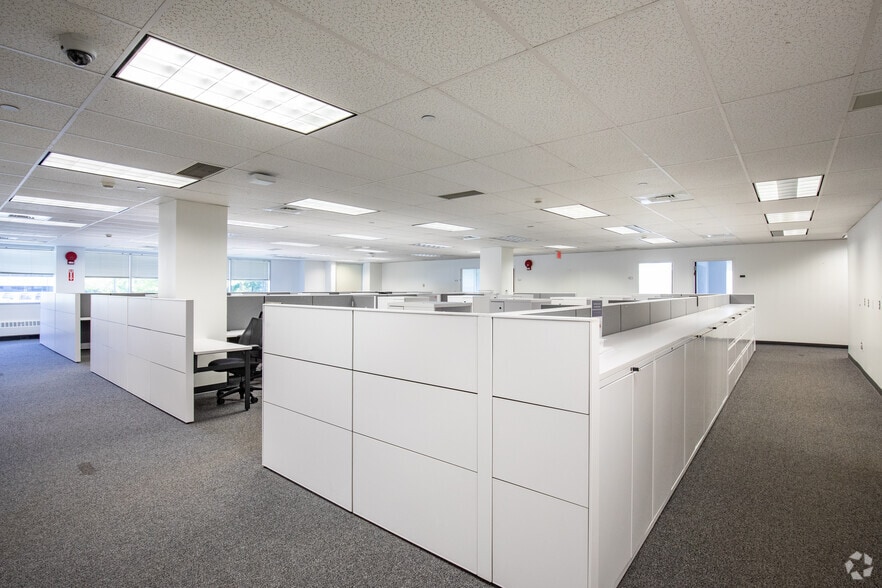 More Photos Of 145 Pinelawn Rd, Melville Office For Lease