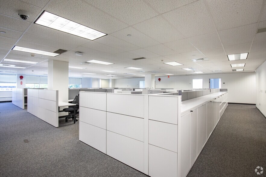 More Photos Of 145 Pinelawn Rd, Melville Office For Lease