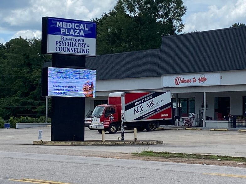 More Photos Of 1605 Vernon St, Lagrange Unknown For Lease