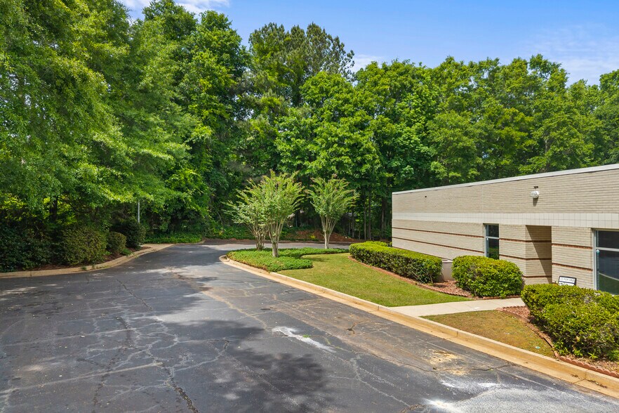 More Photos Of 440 Hillcrest Dr, Commerce Medical For Lease