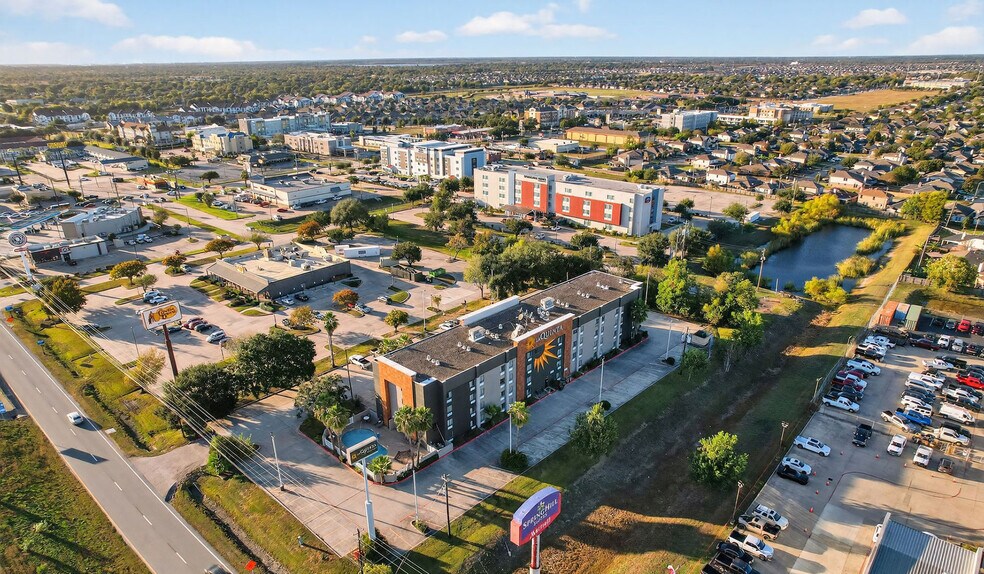 More Photos Of 5215 Interstate 10 E, Baytown Hotel For Sale