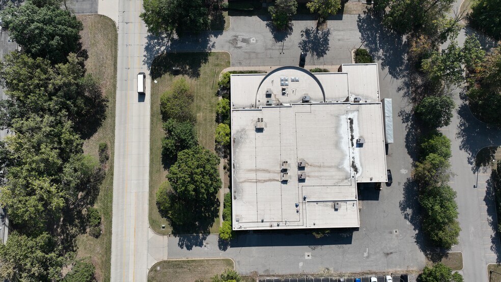 More Photos Of 15162 S Commerce Dr, Dearborn Research And Development For Sale