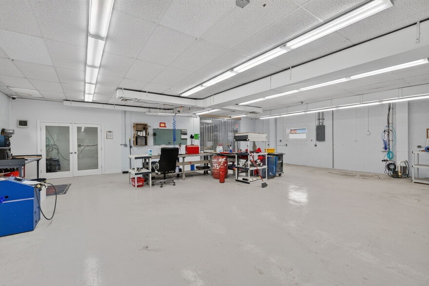 More Photos Of 234 O'Neil Blvd, Attleboro Manufacturing For Sale