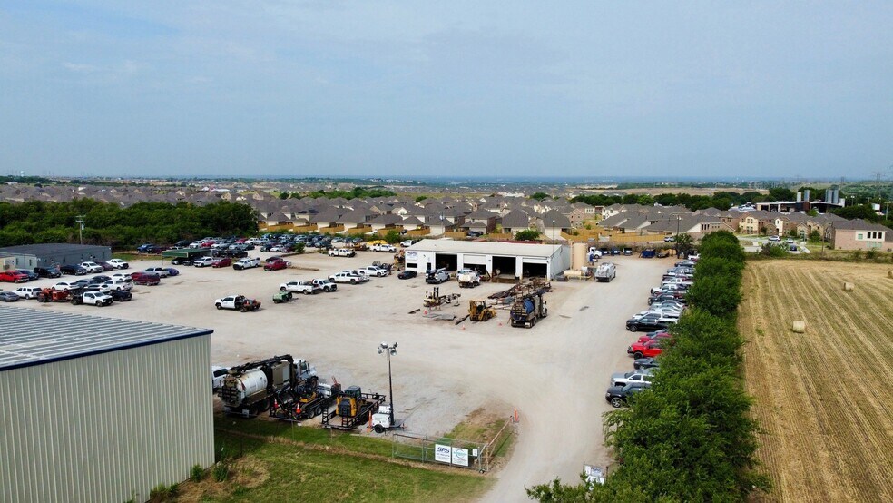 More Photos Of 10101 N Saginaw Blvd, Fort Worth Warehouse For Lease