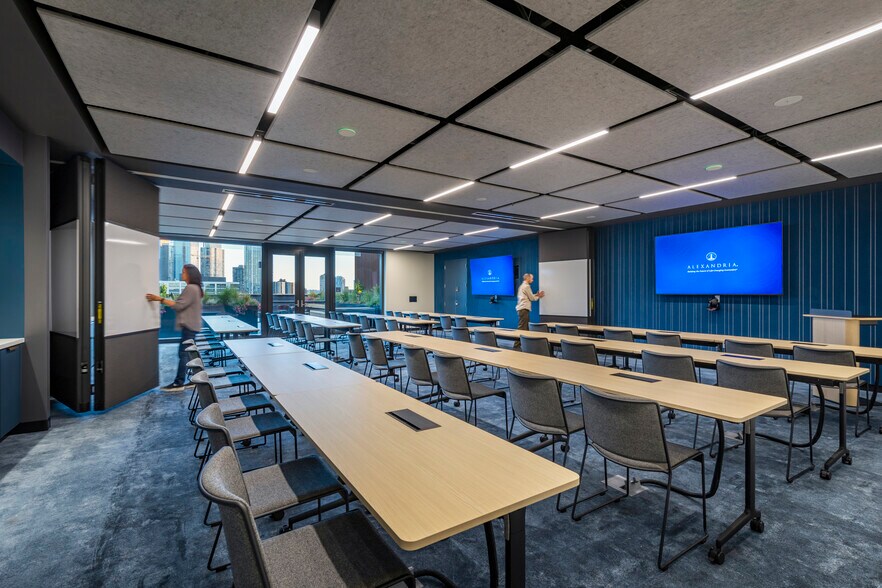 More Photos Of 701 Dexter Ave N, Seattle Office For Lease