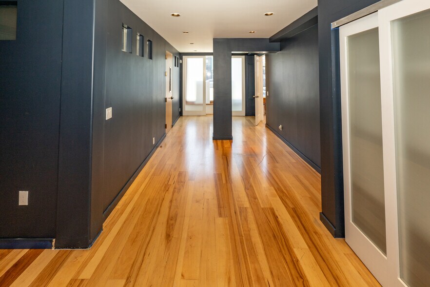More Photos Of 335 S Van Ness Ave, San Francisco Flex For Lease