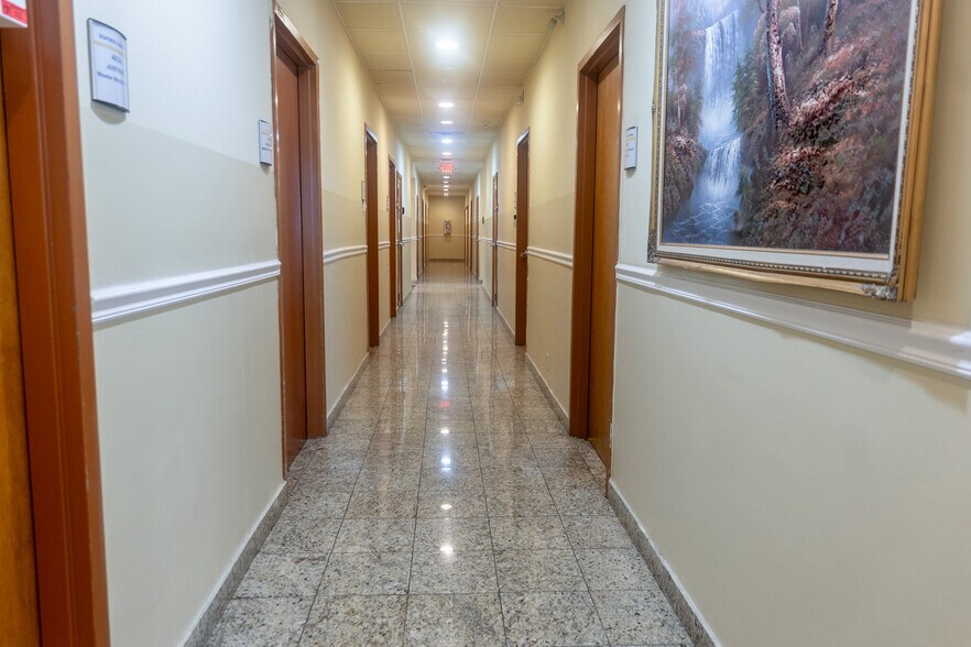 More Photos Of 4000 N State Road 7, Lauderdale Lakes Office For Lease